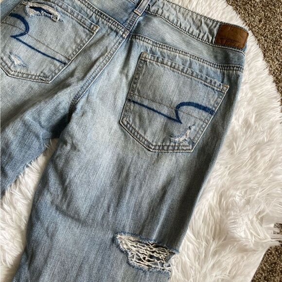 American Eagle Tomgirl Jeans Button Fly Distressed Womens Size 4 - Picture 6 of 10